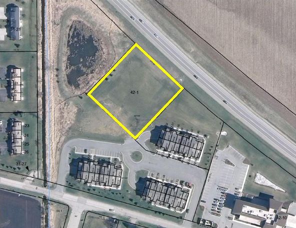 W1066 Marietta Avenue : W1066 Marietta Ave, Ixonia, WI 53036